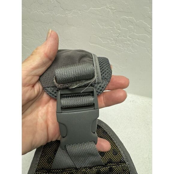 CamelBak Delaney Race Pink Hydration Belt Bottle Adjustable Strap Nylon Mesh - Picture 4 of 6